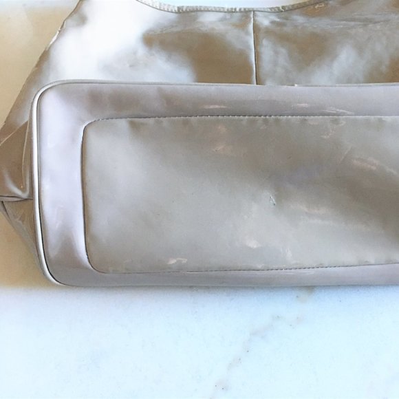 Marc Jacobs patent leather nude taupe shoulder bag / purse - Picture 12 of 16